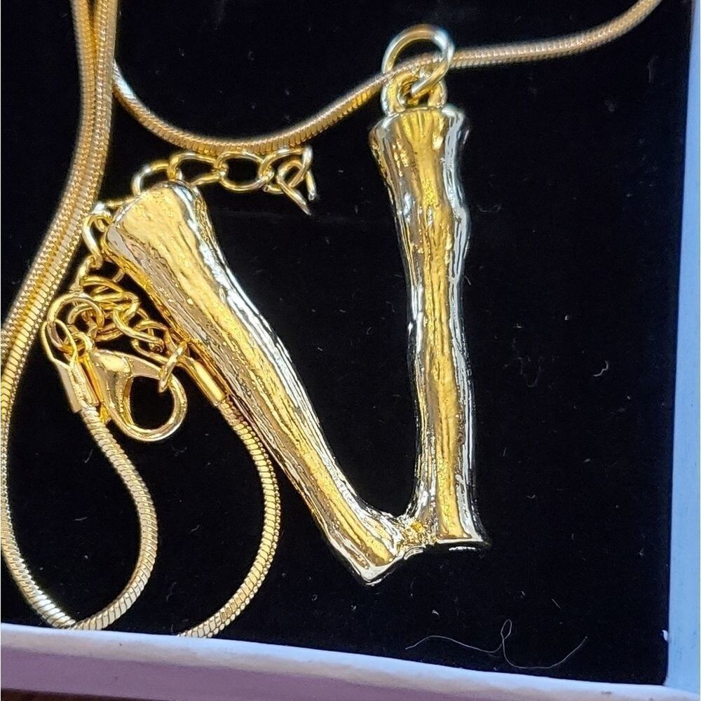 INITIAL NECKLACE NWT - Picture 2 of 12